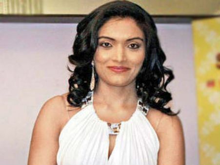 Paan Singh Tomar actress gets threatening call from mystery man