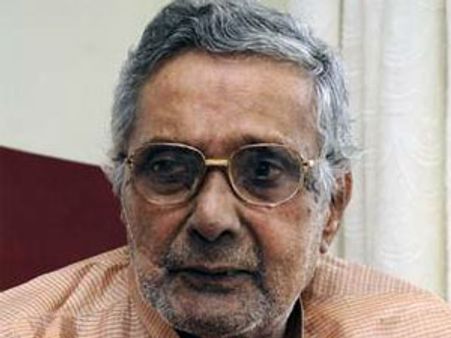 Thousands pay adieu to Jose Prakash