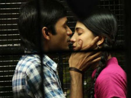 Kamal Hassan applauds Dhanush starrer 3