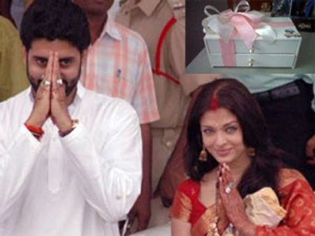 Aishwarya Rai-Abhishek Bachchan’s baby name still a mystery!