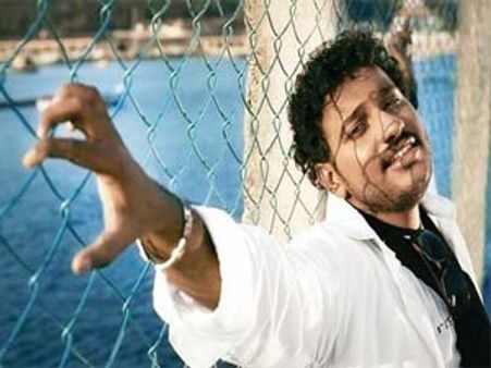 Najim Arshad of Star Singer fame makes it big!