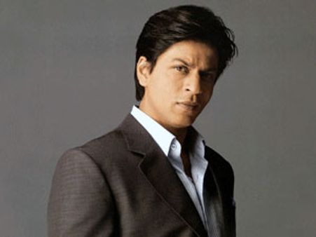 SRK turn Kolkata's free brand ambassador for a bite of fish fry