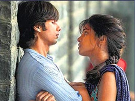 Shahid Kapoor finds love with Teri Meri Kahaani