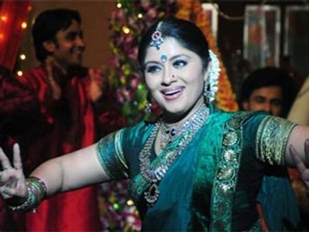 Sudha Chandran goes 'Jhoom Jhoom' on Jhilmil Sitaaron Ka Aangan Hoga