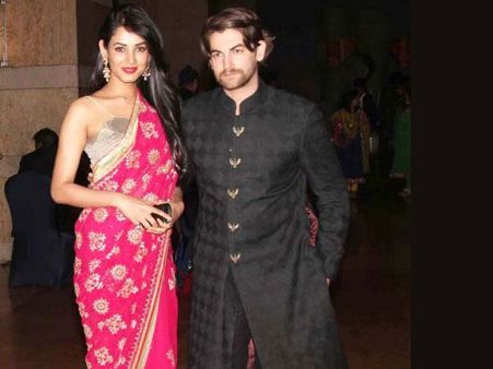 Neil Nitin Mukesh and Sonal Chauhan spotted getting intimate at a night club!