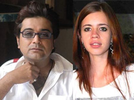 Kalki Koechlin attacks Prosenjit Chatterjee, bites his lips