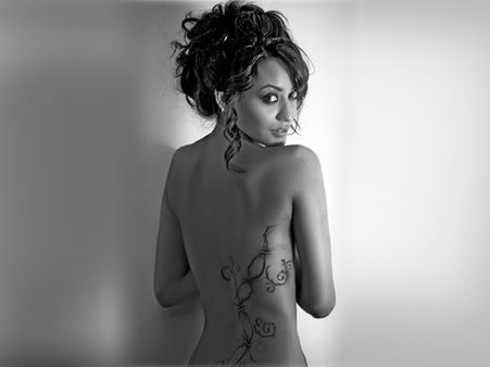 Vedita Pratap Singh bares her back to reveal hot tattoo