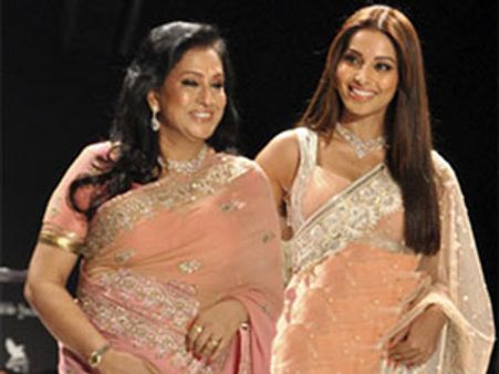 Bollywood salutes mothers for all the love and support