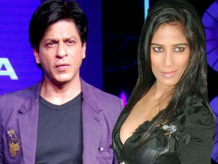 Now Poonam Pandey to strip for Shahrukh Khan!