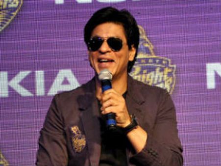 Bollywood supports Shahrukh Khan in Wankhede fiasco