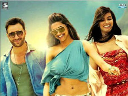 First trailer of Saif-Deepika's Cocktail released on net