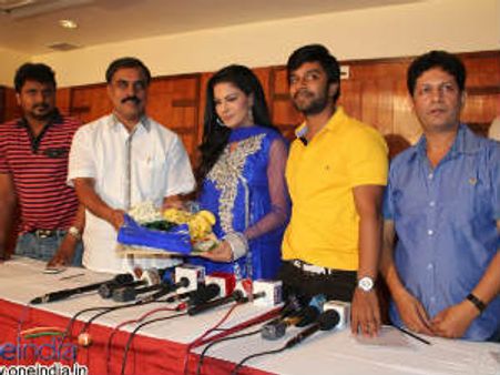 DPSSM is not a remake of Hindi Movie: Veena Malik