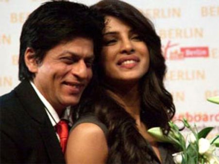 Daring Priyanka Chopra congratulates Shahrukh Khan on Twitter