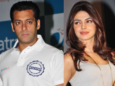 Priyanka Chopra's new Khan connection revealed!