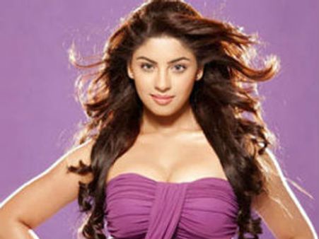 Gautham Menon ropes in Richa Gangopadhyay!
