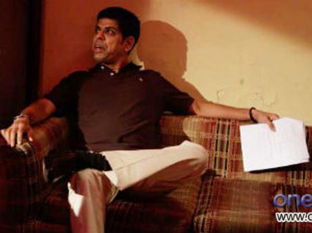 Murli Sharma on the line of Kurt Russell