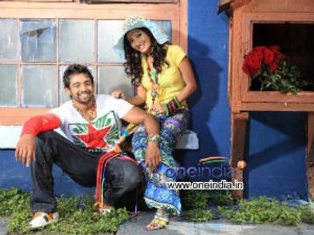 Addhuri Movie Review