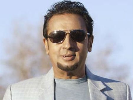 Gulshan Grover turns Gay in Baat Ban Gaiye