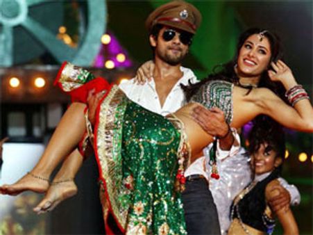 Nargis Fakhri is not even a buddy: Shahid Kapoor