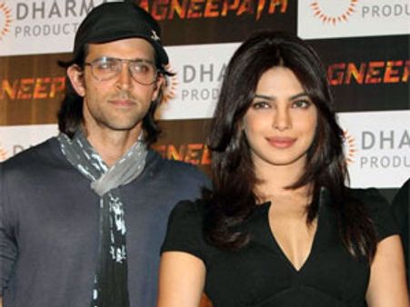 Hrithik Roshan patches up with Priyanka Chopra