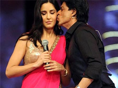 Shahrukh Khan, Katrina Kaif intimacy affects Yash Chopra!