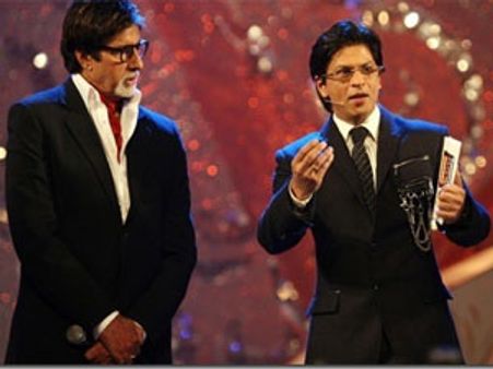 Amitabh Bachchan wants to be like Shahrukh Khan!