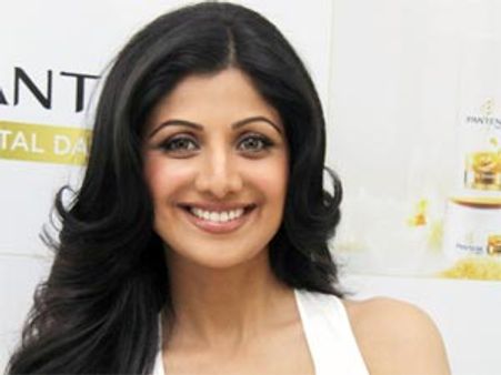 Shilpa Shetty salutes working moms!