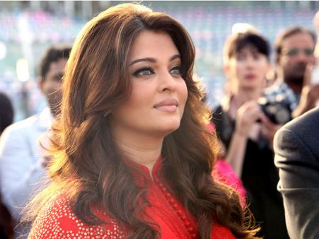 Aishwarya Rai Bachchan's advice to moms reflects her confident trait!