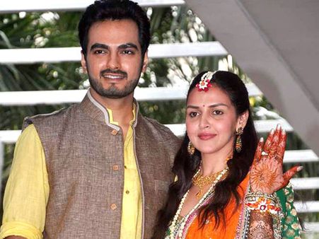 Mahendi Ceremony: Esha Deol looks stunningly beautiful