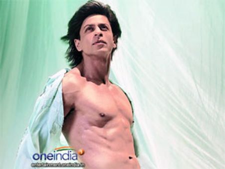 Shahrukh Khan to get eight-pack abs on Farah Khan's request?