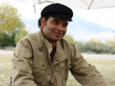 Singer Mohit Chauhan marries Prarthana