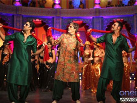 Movie Preview: Ajay Devgn, Abhishek Bachchan in Bol Bachchan
