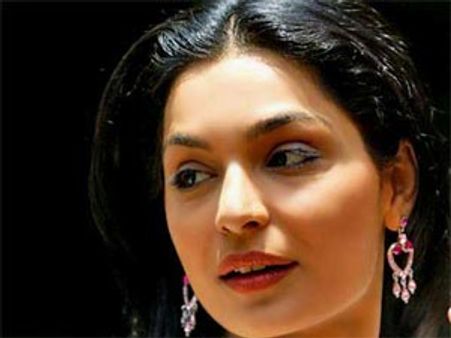 Meera claims Sohaib Akthar broke her engagement!