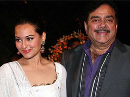 Sonakshi upset over dad Shatrughan Sinha's health reports