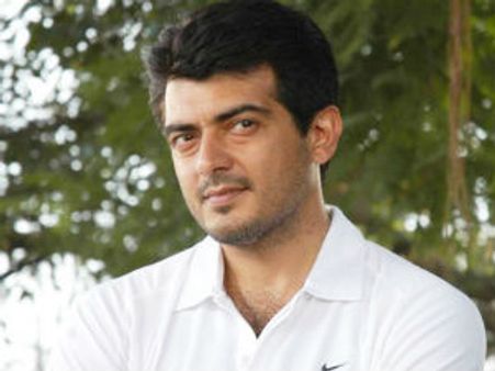 Ajith follows Rajinikanth's footsteps, visits Tirupati!