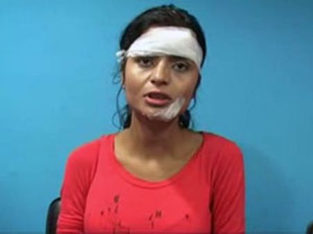 Actress Gehna Vashist beaten up for wearing bikini with Indian flag!