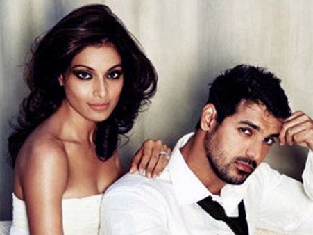Bipasha Basu takes a dig at John Abraham!