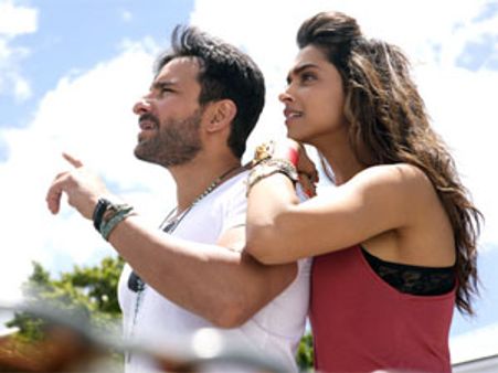 Saif Ali Khan acts possessive about Deepika Padukone!