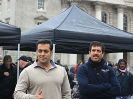 Ban on Ek Tha Tiger's promo forces Salman Khan to visit Pakistan