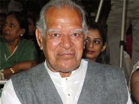 Shahrukh, Amitabh, Abhishek pay tribute to Dara Singh