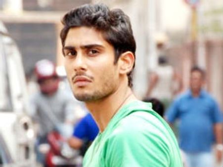 Exciting to play with guns, do stunts in Issaq: Prateik Babbar