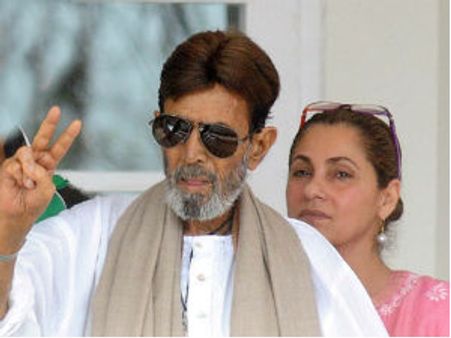 Rajesh Khanna is doing fine: Dimple Kapadia