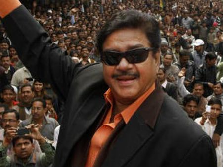 Shatrughan Sinha undergoes bypass surgery