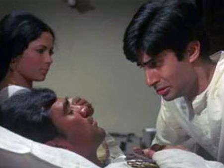 Amitabh Bachchan gets nostalgic speaking about Rajesh Khanna