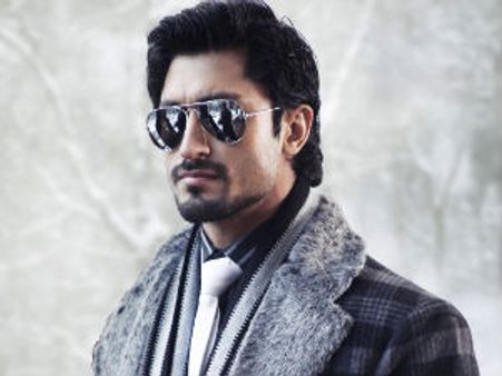 Billa 2 baddie speaks highly of Ajith-Vijay