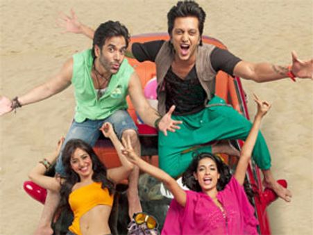 Kya Super Kool Hai Hum Movie Review: A treat for the 'Dirty Minds.'