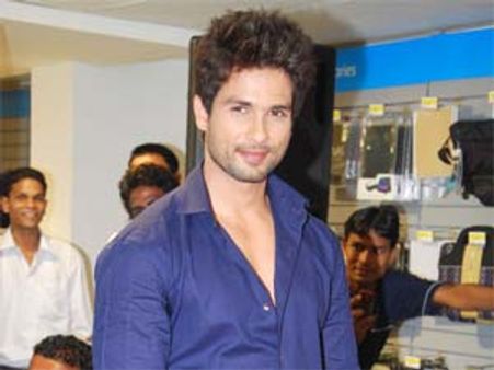Shahid Kapoor's next film title- Phata Poster Nikla Hero