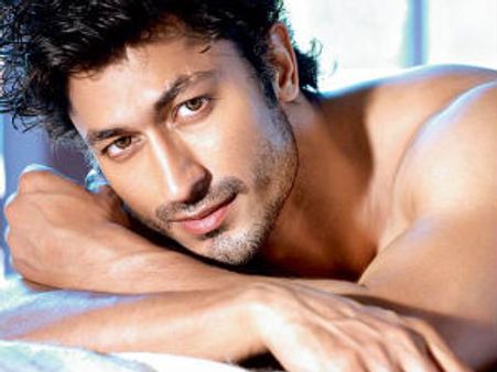Vidyut points his finger at Censor Board for Billa 2 failure