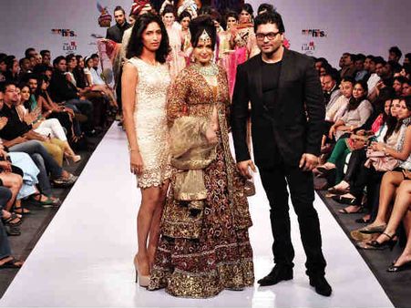 Yuvika Chaudhary walks as showstopper for Riyaz at BFW