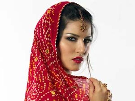 Why Sunny Leone cried after watching Jism 2?